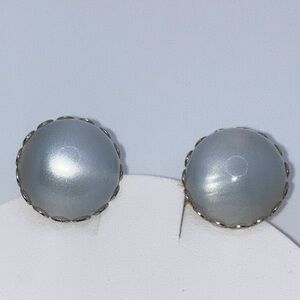 Vtg Coro Irridescent White Jelly Belly Style Screw Fastened Clip On Earrings .8”